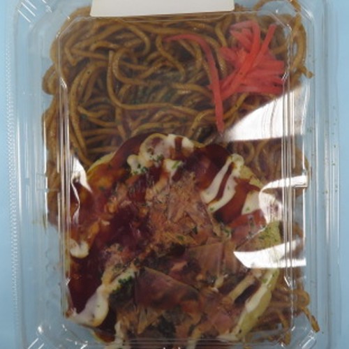 ジョイアス・フーズ「ふんわり食感！豚玉お好み焼&焼そば」（ファミリーマートで販売） - 返金／回収
